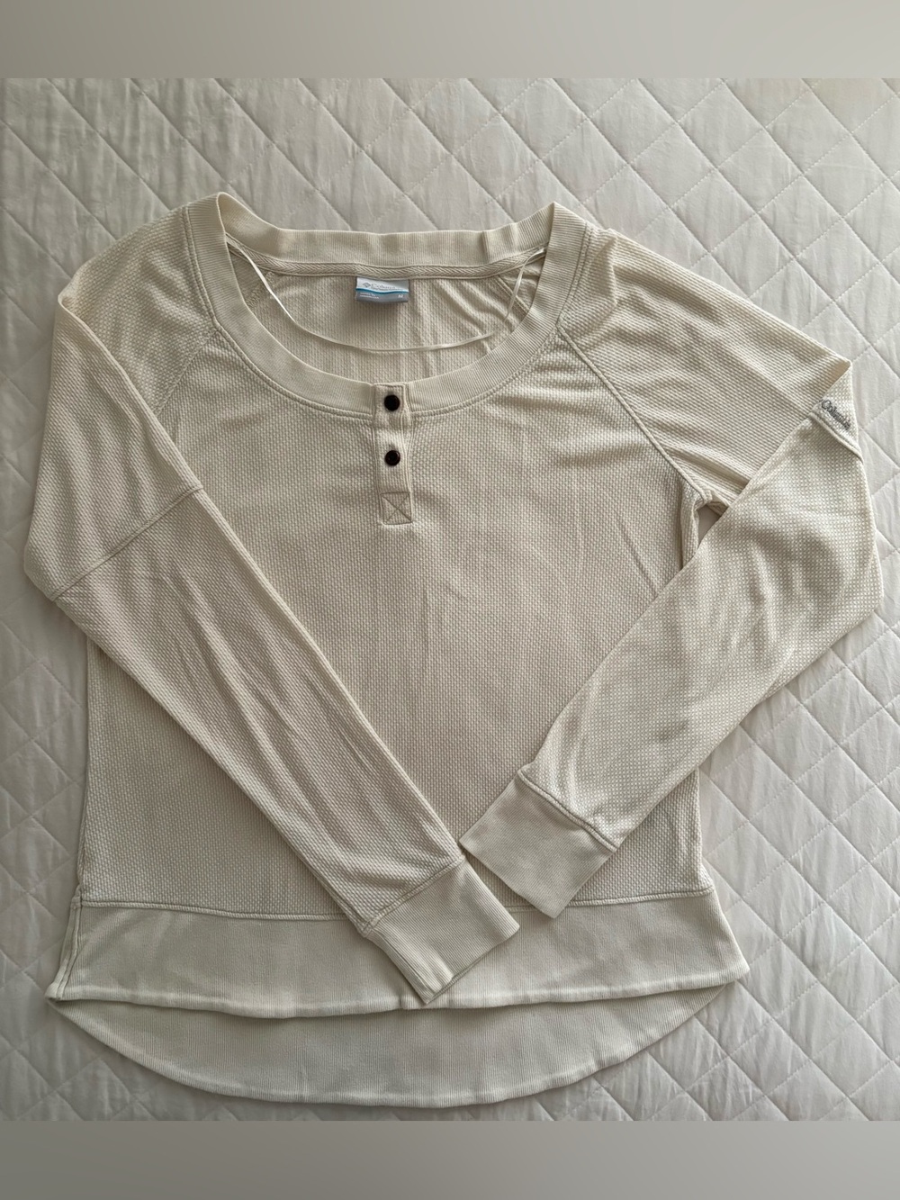Columbia Cream Scoop-Neck Thermal Waffle Knit Outdoor Henley - Medium
